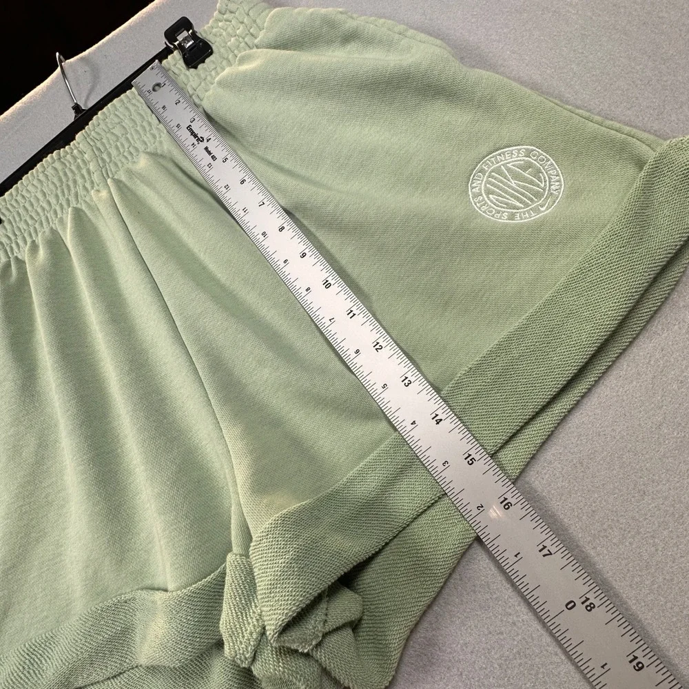 Nike Sportswear Femme High Waisted French Terry Shorts Sage Green Activewear M